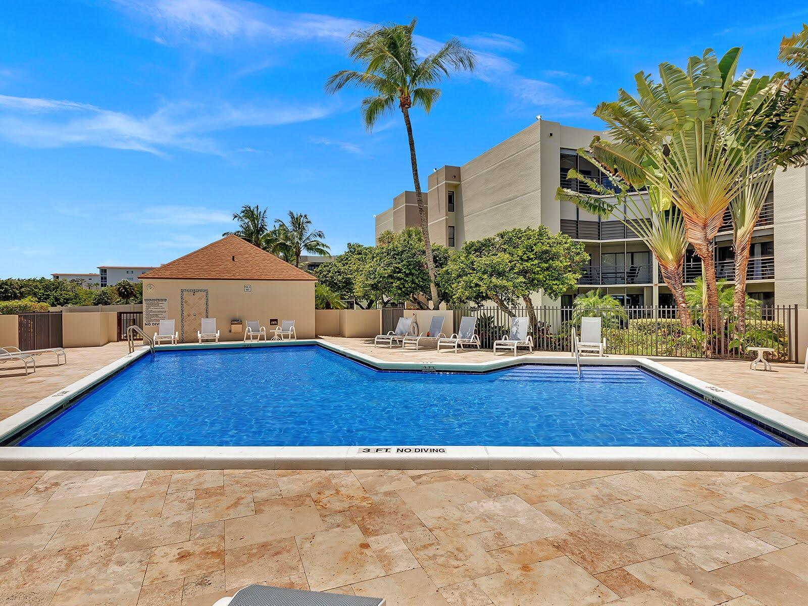 5851 Camino Del Sol, Unit 203 Boca Raton, FL 33433 - Photo 21 of 30 CRV POOL