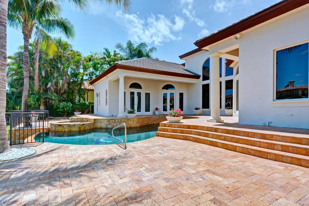 239 West Key Palm Road Boca Raton, FL 33432 - Photo 6 of 20 Back