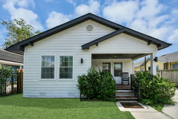$2,300 | 111 Jenkins Street, Houston, TX 77003