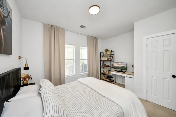 $2,300 | 111 Jenkins Street, Houston, TX 77003