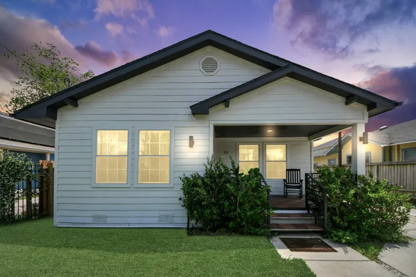 $2,300 | 111 Jenkins Street, Houston, TX 77003