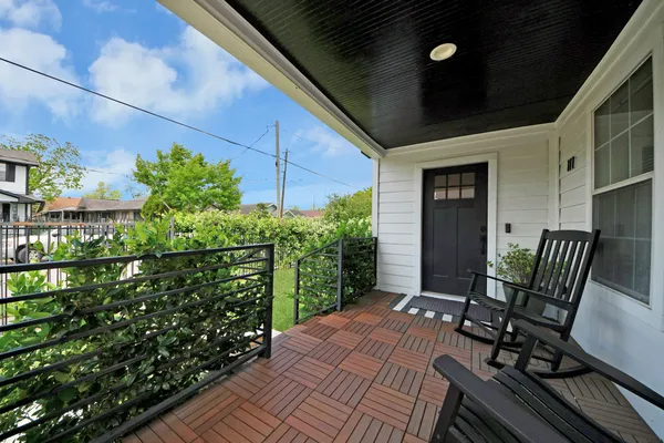 $2,300 | 111 Jenkins Street, Houston, TX 77003