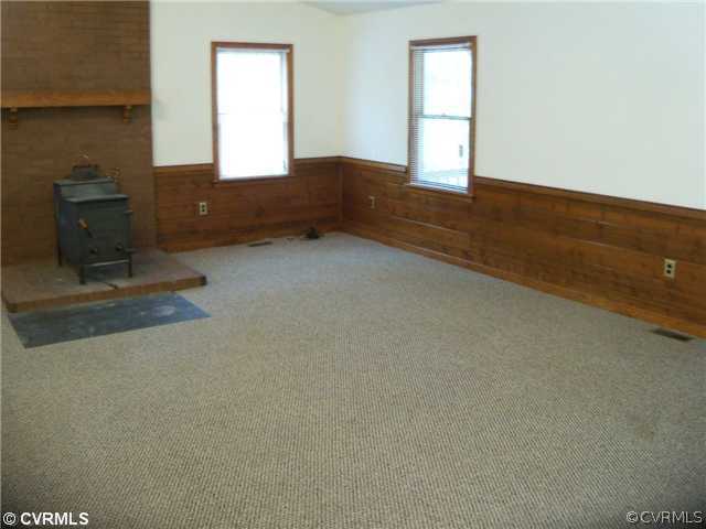 1154 Dorrell Road Aylett, VA 23009 - Photo 6 of 11 Den/Family/Great Room