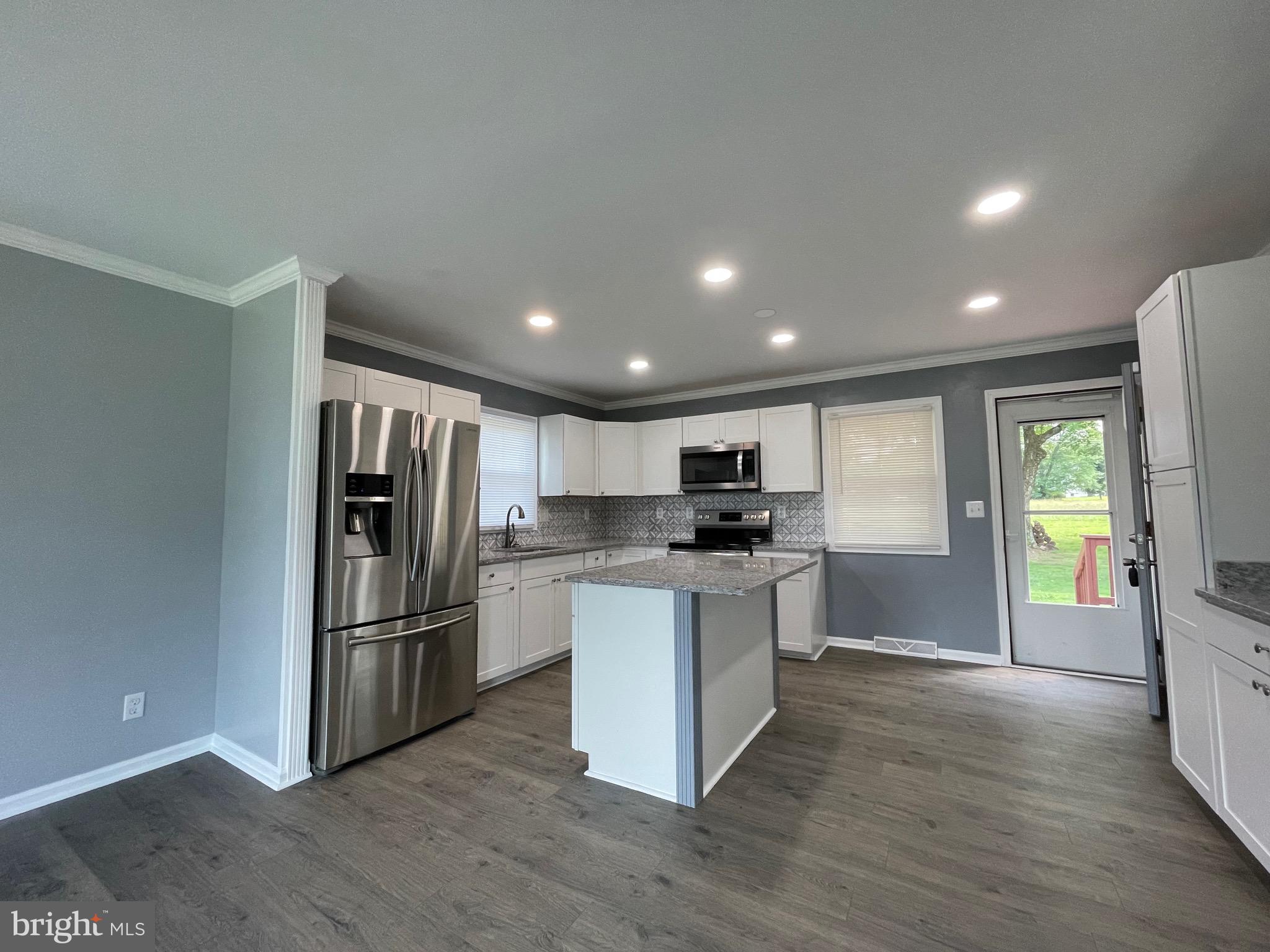 6028 Hickory Ridge Road Spotsylvania, VA 22551 - Photo 2 of 12 Tastefully remodeled Kitchen