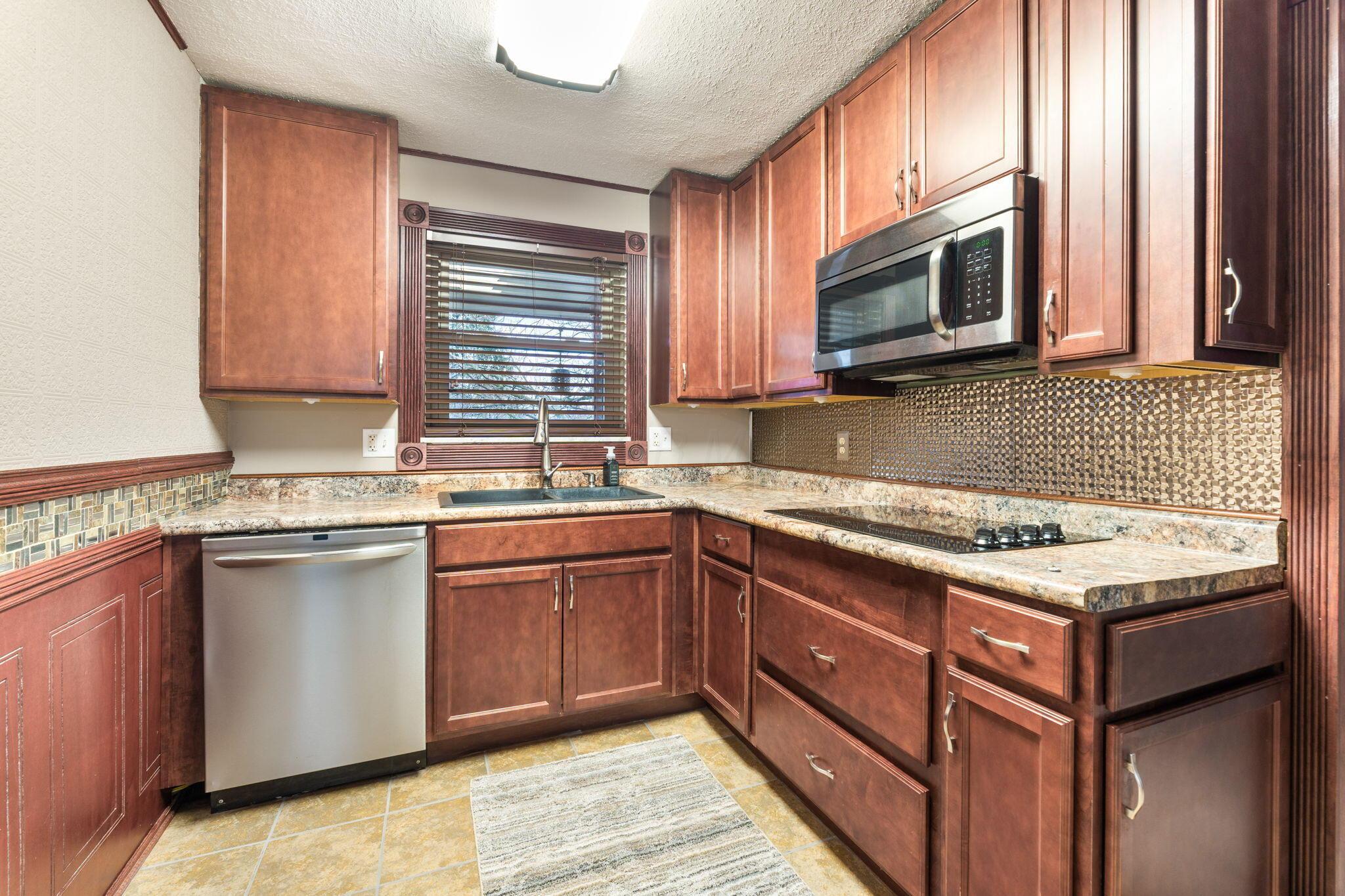 761 Ross Road Columbus, OH 43213 - Photo 19 of 78 761 Ross Road (Interior)-12