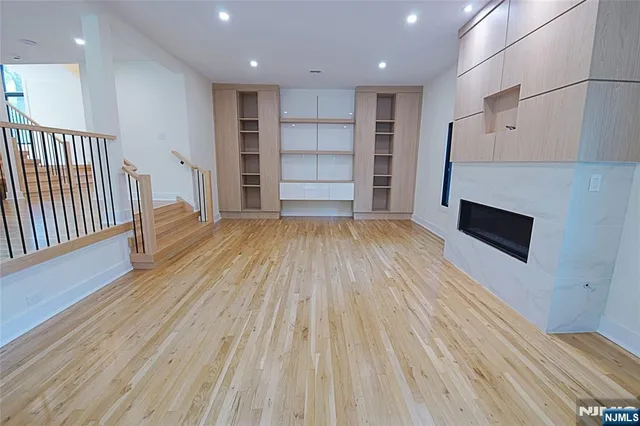 $1,799,000 | 99 Old Hook Road, Closter, NJ 07624