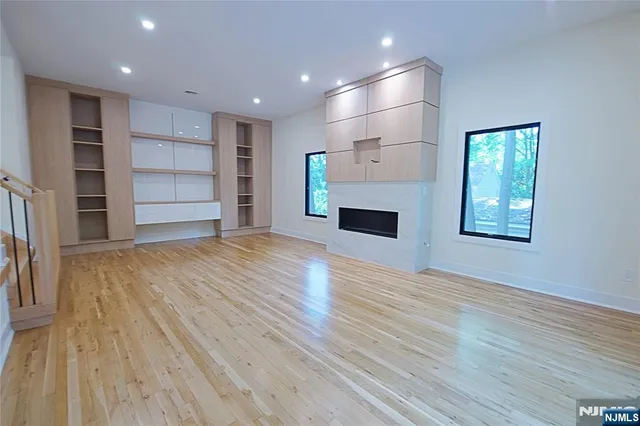 $1,799,000 | 99 Old Hook Road, Closter, NJ 07624