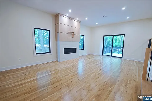 $1,799,000 | 99 Old Hook Road, Closter, NJ 07624