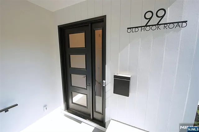 $1,799,000 | 99 Old Hook Road, Closter, NJ 07624