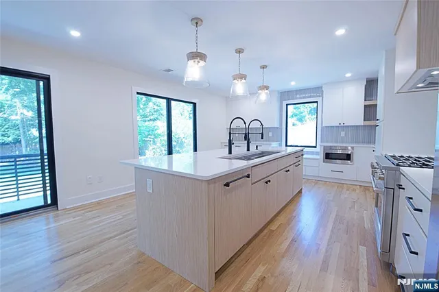 $1,799,000 | 99 Old Hook Road, Closter, NJ 07624