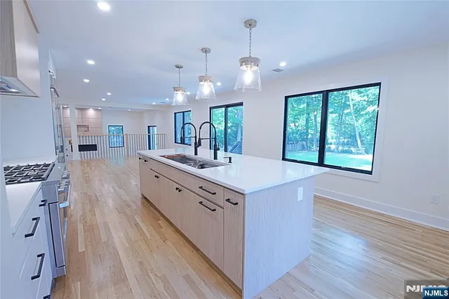 $1,799,000 | 99 Old Hook Road, Closter, NJ 07624