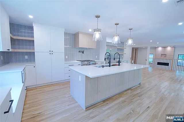 $1,799,000 | 99 Old Hook Road, Closter, NJ 07624