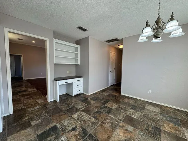 $1,975 | 209 Sooner Street, Wolfforth, TX 79382