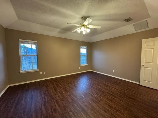 $1,975 | 209 Sooner Street, Wolfforth, TX 79382