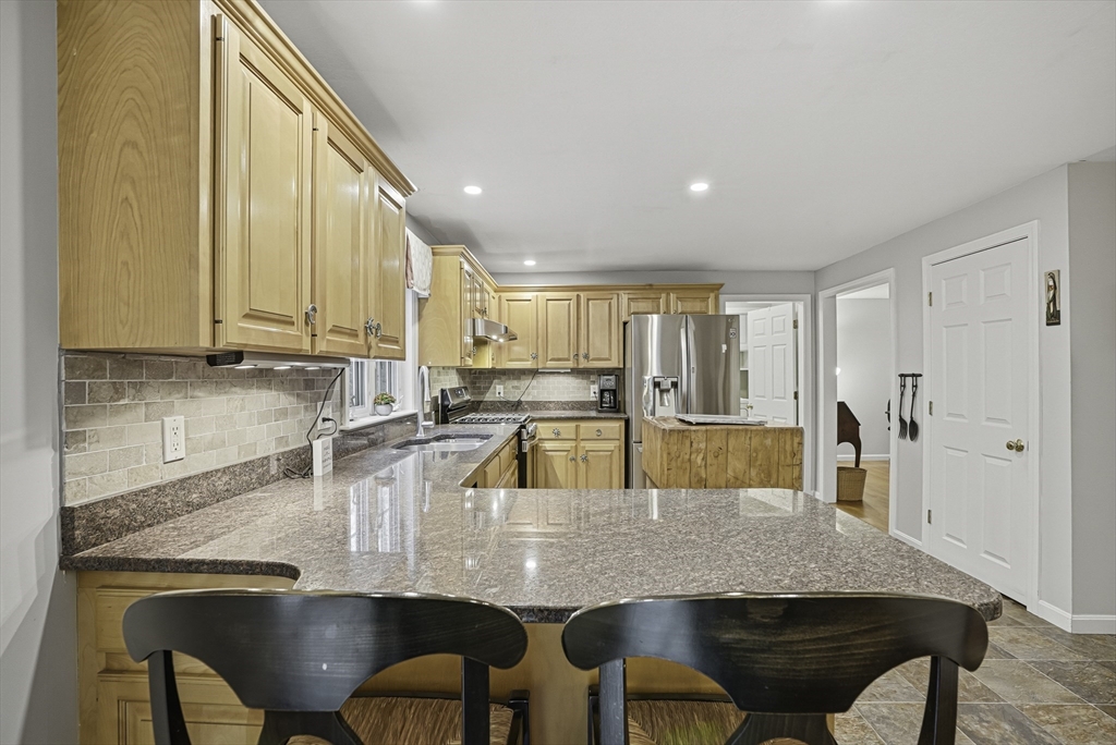 69 Warren Street Upton, MA 01568 - Photo 13 of 41