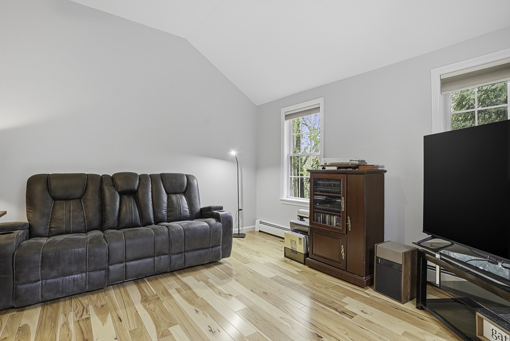 69 Warren Street Upton, MA 01568 - Photo 20 of 41