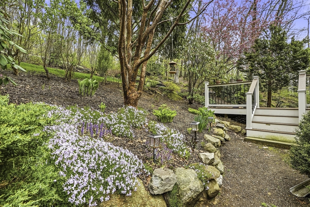 69 Warren Street Upton, MA 01568 - Photo 2 of 41