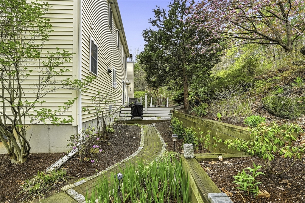 69 Warren Street Upton, MA 01568 - Photo 36 of 41