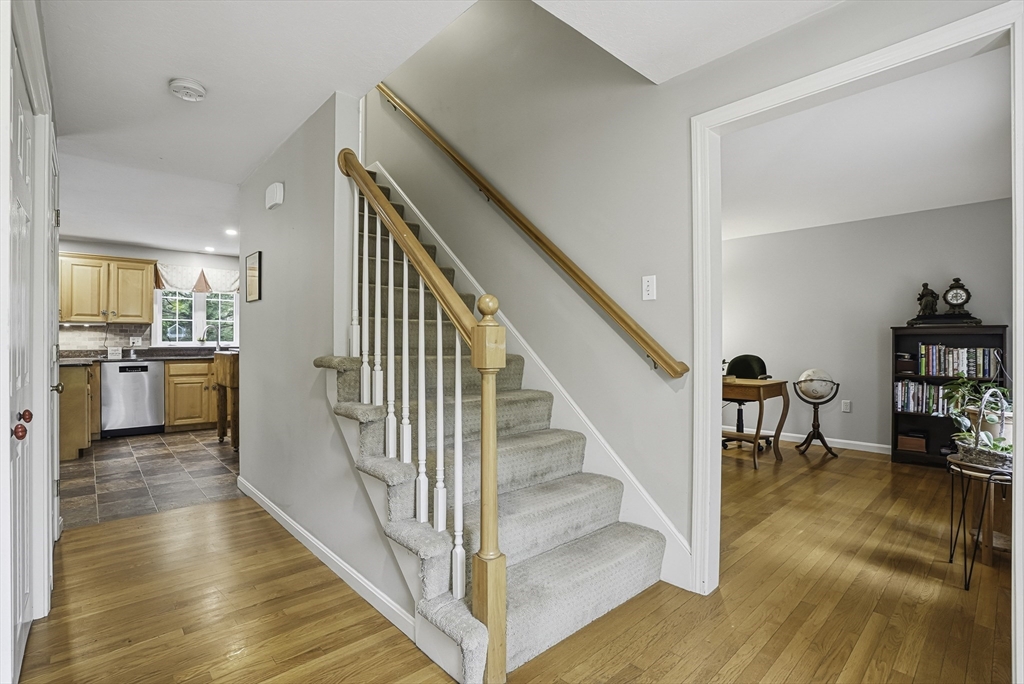 69 Warren Street Upton, MA 01568 - Photo 5 of 41