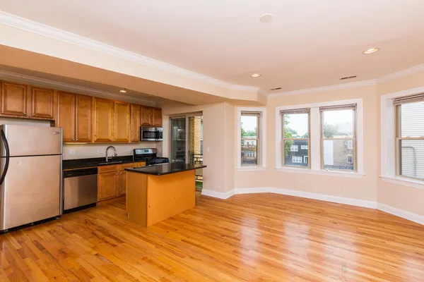 $2,125 | 3510 West Cortland Street, Unit 4S, Chicago, IL 60647