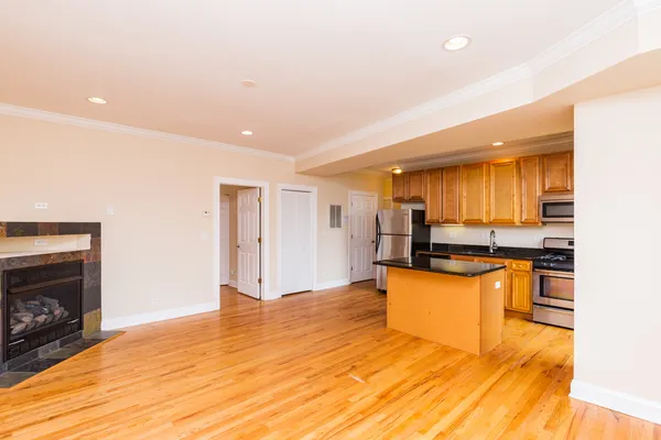 $2,125 | 3510 West Cortland Street, Unit 4S, Chicago, IL 60647