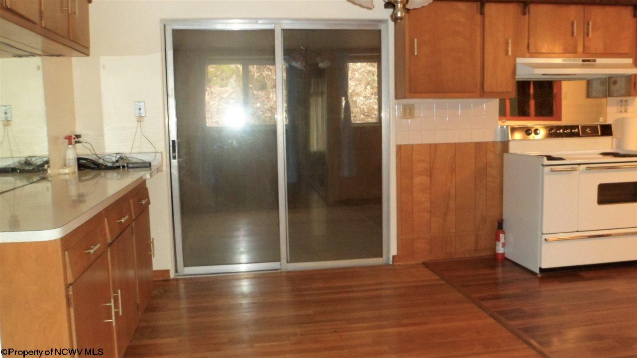 1881 Bunner Ridge Road Fairmont, WV 26554 - Photo 4 of 18 Gallery Image 4
