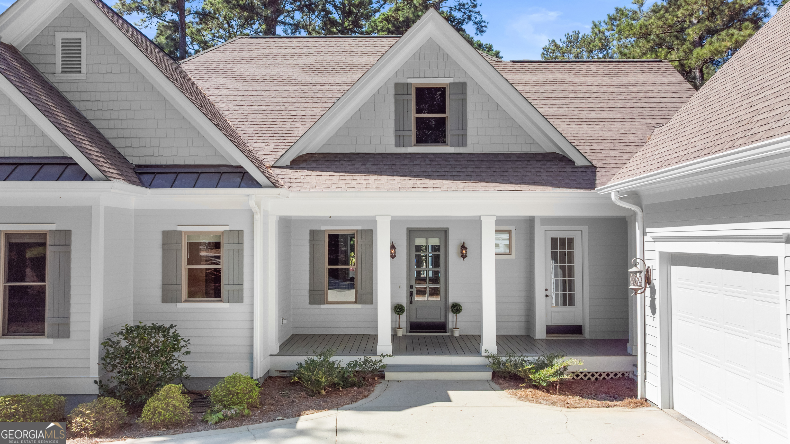 1011 Ridge Terrace Greensboro, GA 30642 - Photo 3 of 72 a front view of a house with a yard