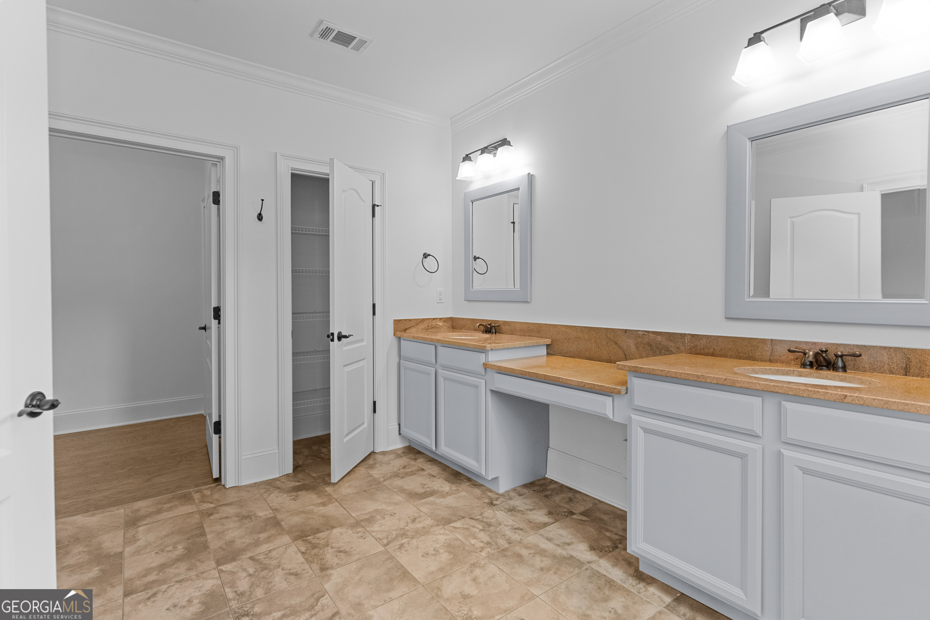 1011 Ridge Terrace Greensboro, GA 30642 - Photo 60 of 72 a bathroom with a sink and a mirror