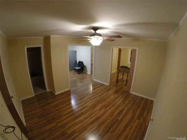 $2,400 | 988 Hempstead Turnpike, Franklin Square, NY 11010