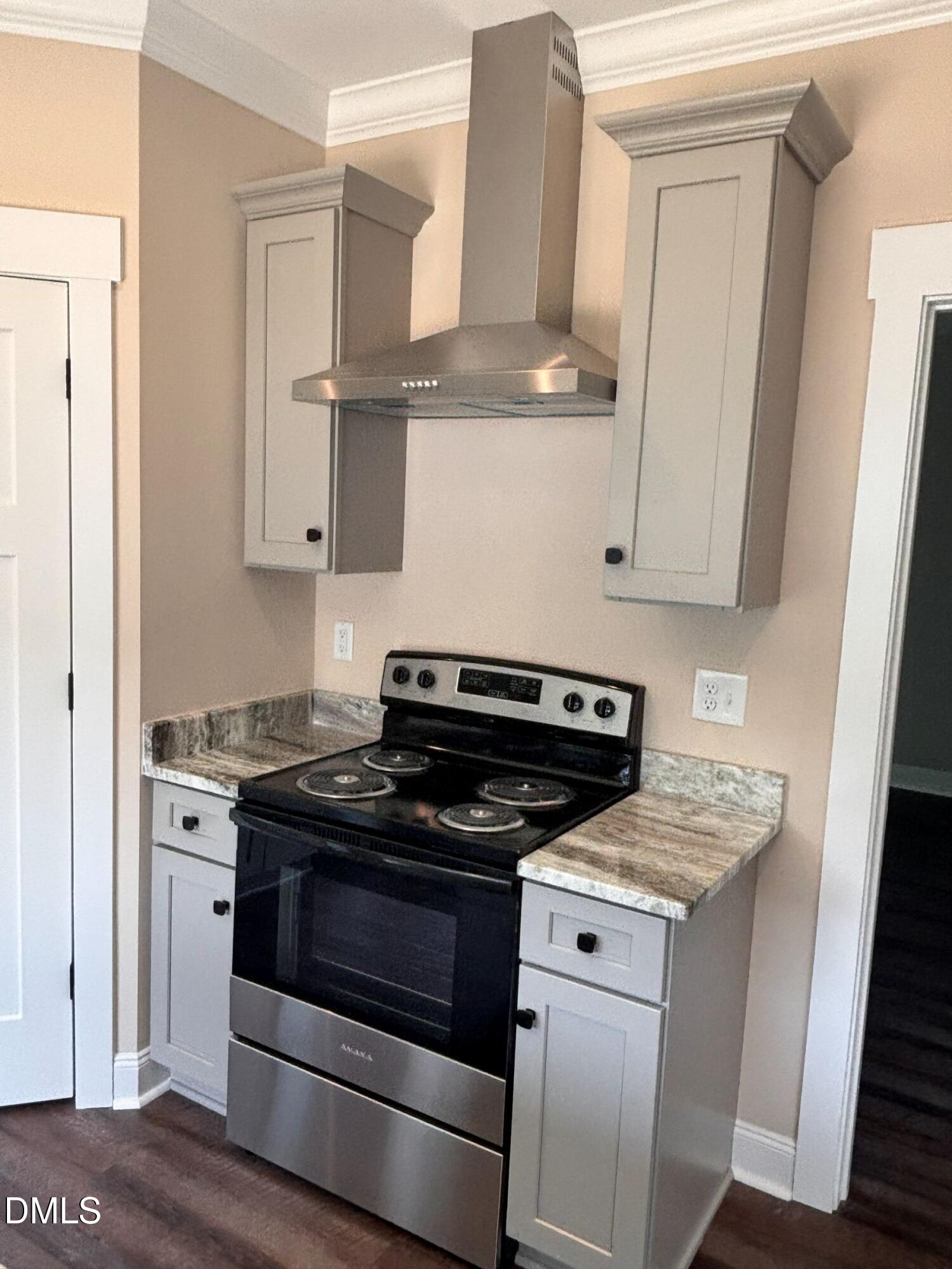 402 Poplar Street Graham, NC 27253 - Photo 8 of 29 8stove