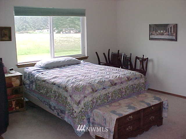 302 East Avery Road Chehalis, WA 98532 - Photo 10 of 13