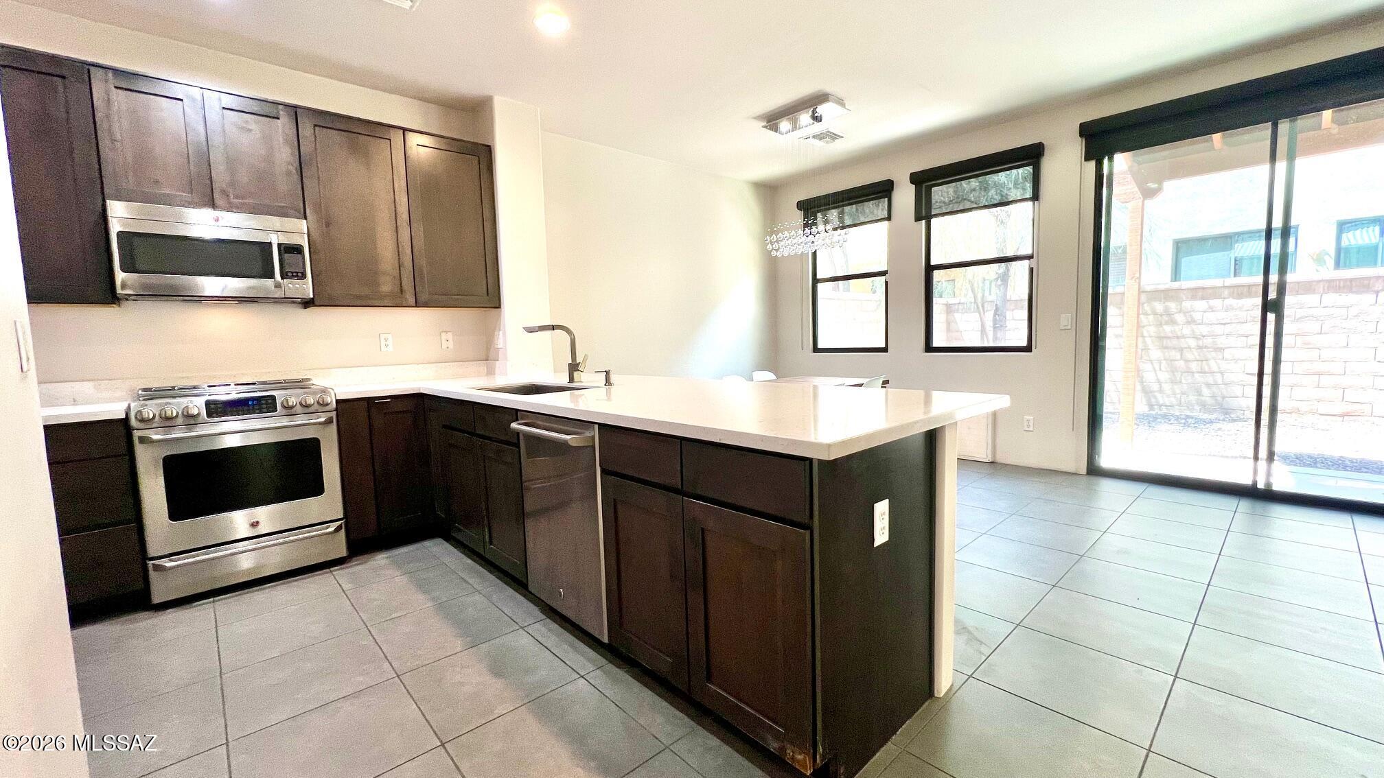 391 East Calderwood Road Tucson, AZ 85704 - Photo 9 of 27