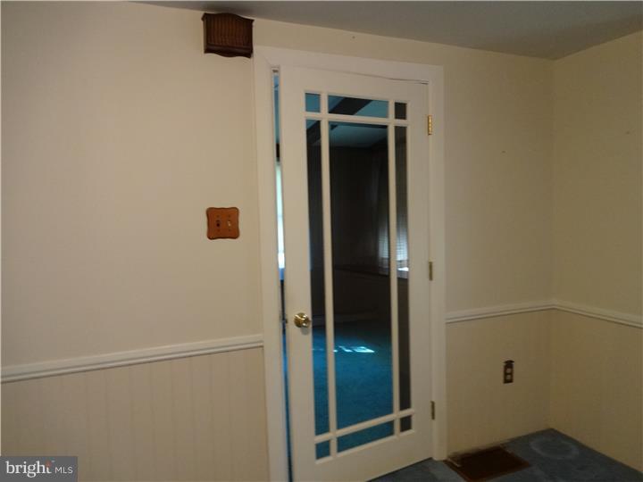 471 Oley Road Fleetwood, PA 19522 - Photo 15 of 25 Living Room