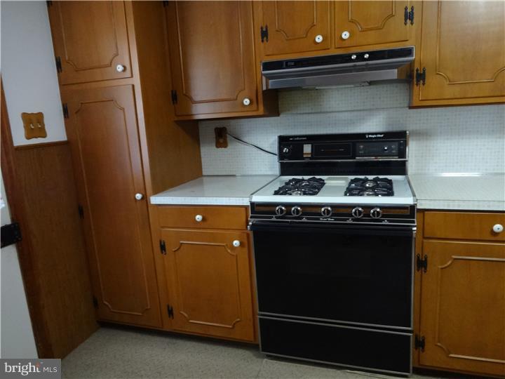 471 Oley Road Fleetwood, PA 19522 - Photo 17 of 25 Kitchen