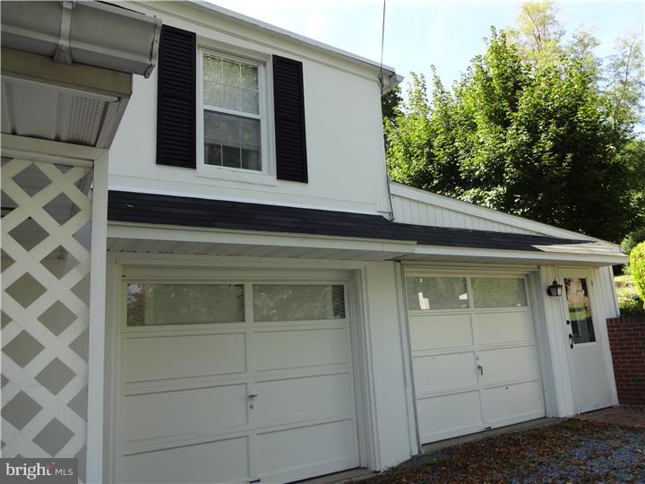 471 Oley Road Fleetwood, PA 19522 - Photo 6 of 25 Garage