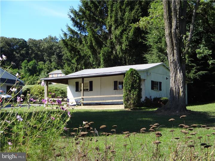471 Oley Road Fleetwood, PA 19522 - Photo 8 of 25 Storage Shed