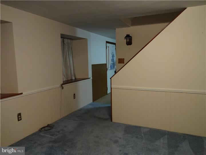 471 Oley Road Fleetwood, PA 19522 - Photo 10 of 25 Living Room