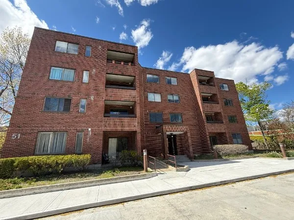 $3,950 | 51 John Street, Unit 104, Brookline, MA 02446