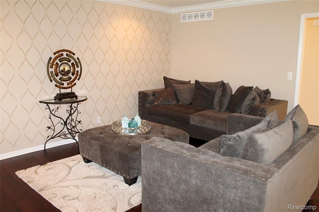 30740 Ridgeway Drive Farmington, MI 48334 - Photo 13 of 58 IMG_1769.JPG