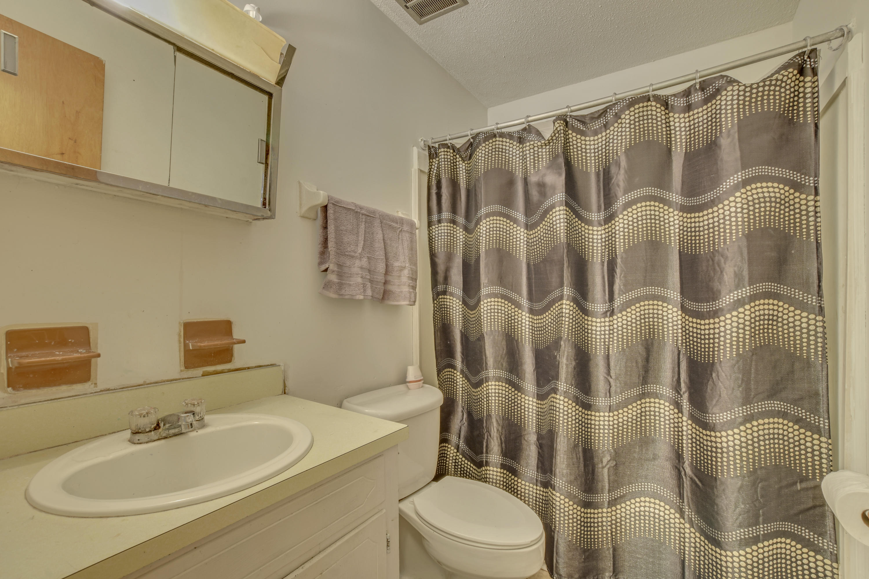 108 Waring Road Summerville, SC 29485 - Photo 14 of 16 9