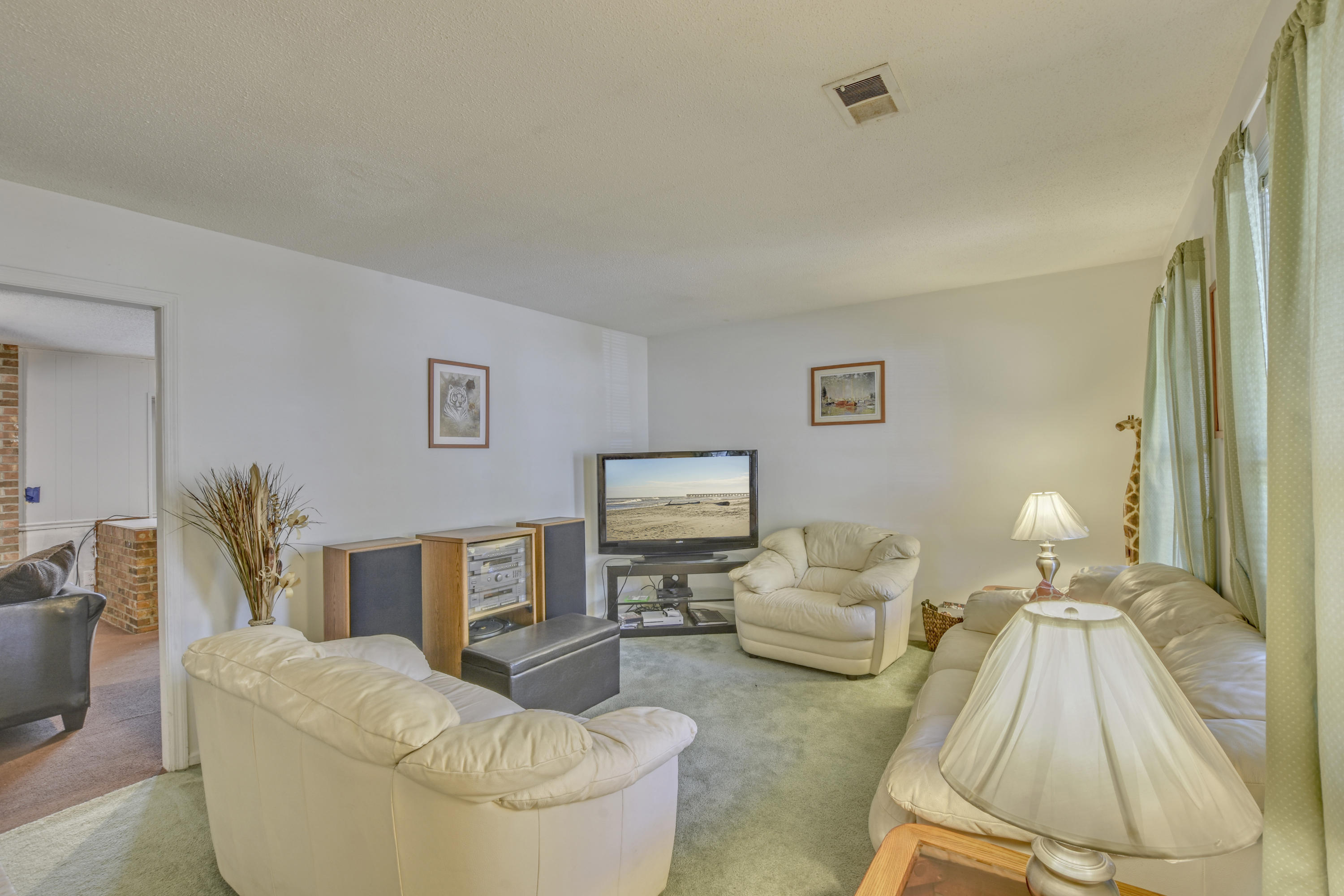 108 Waring Road Summerville, SC 29485 - Photo 4 of 16 25