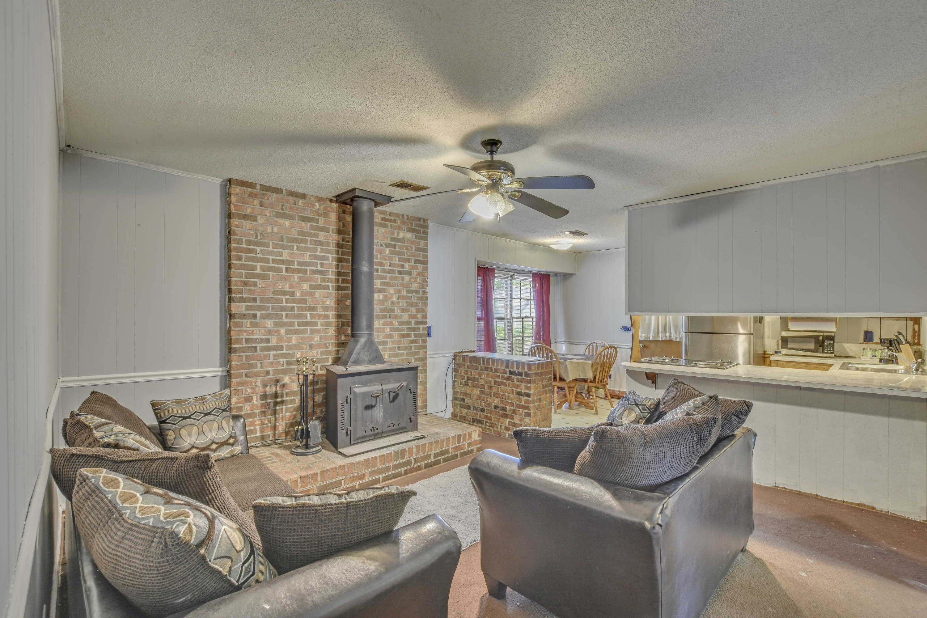 108 Waring Road Summerville, SC 29485 - Photo 6 of 16 21