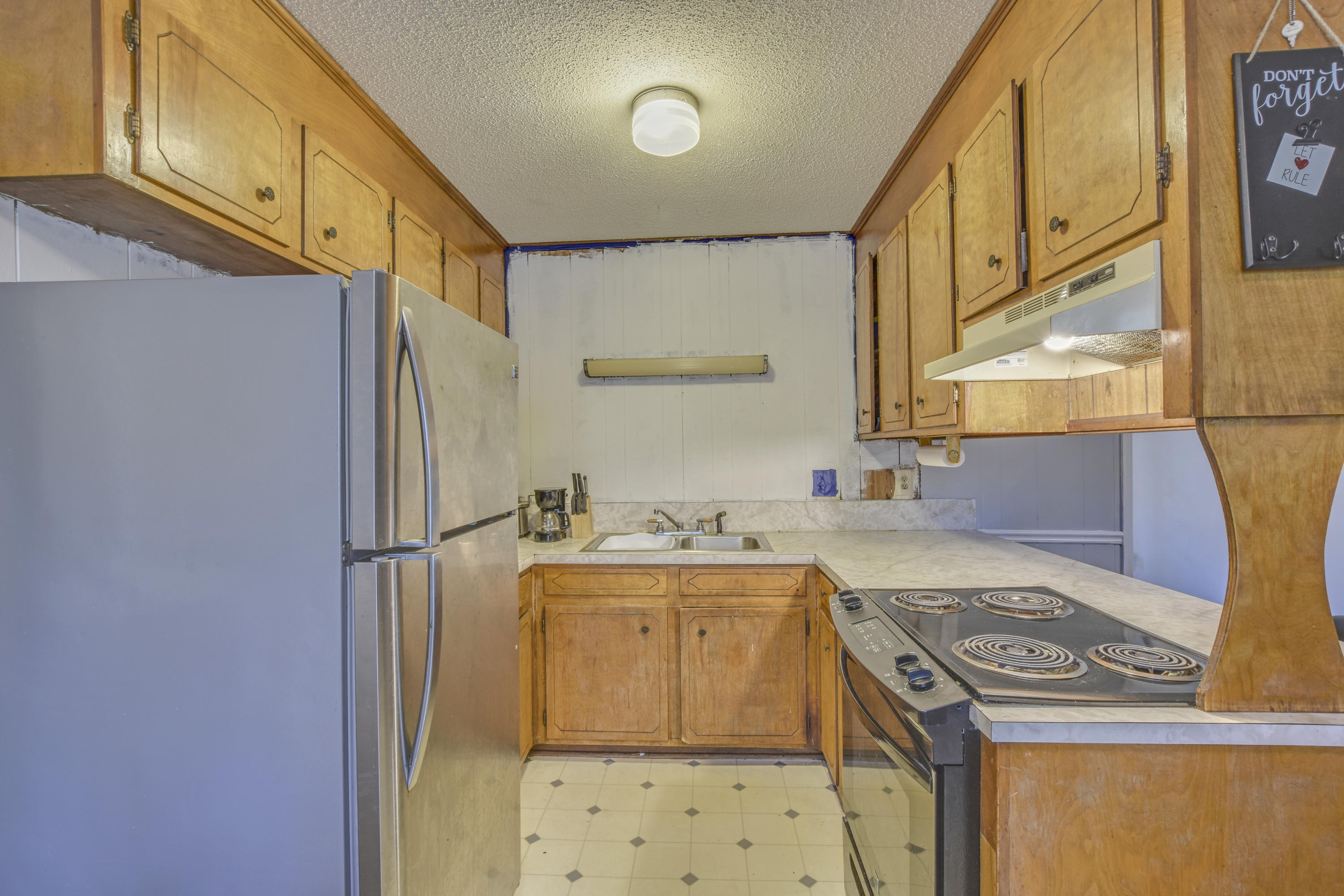 108 Waring Road Summerville, SC 29485 - Photo 7 of 16 15