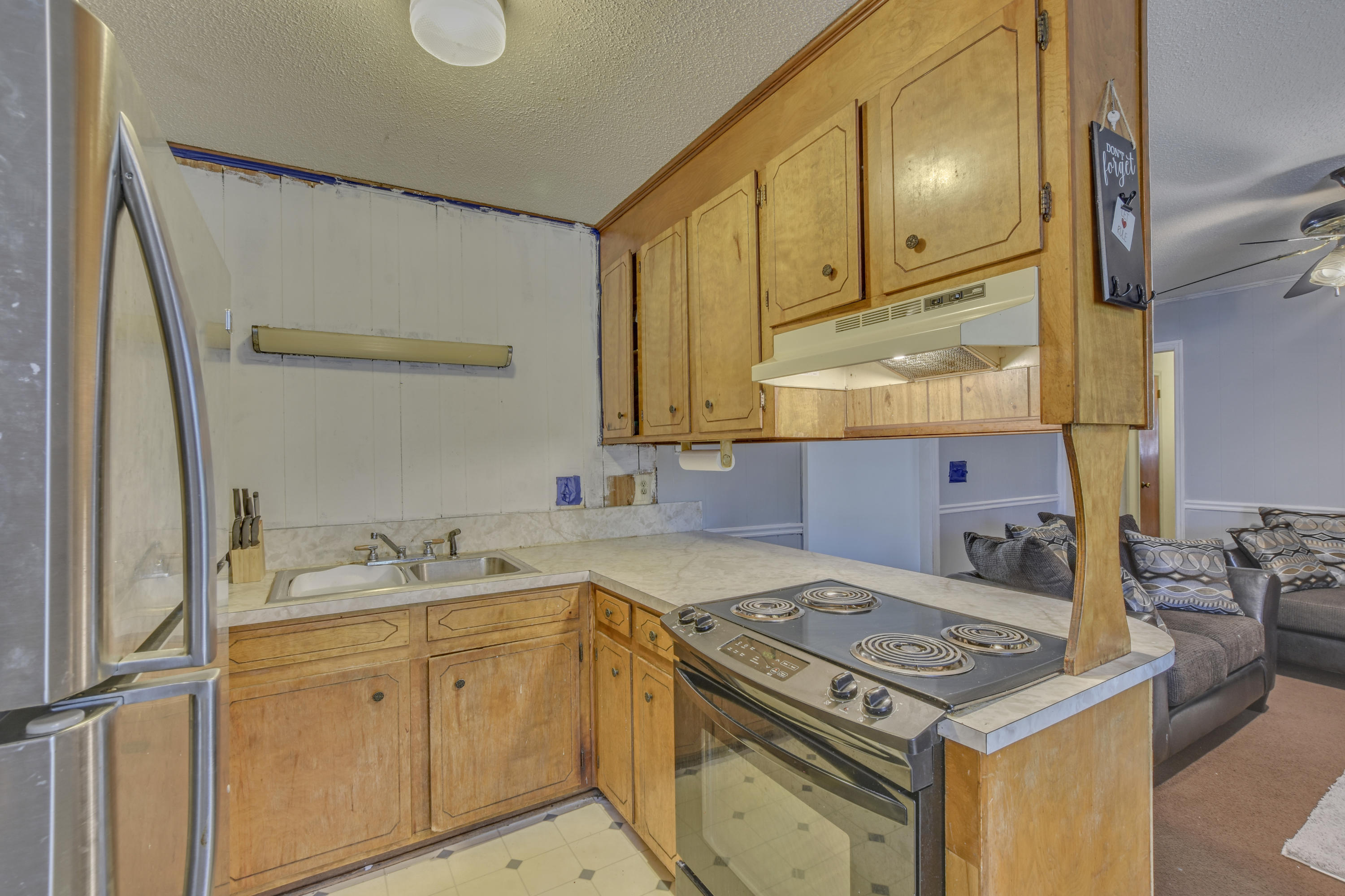 108 Waring Road Summerville, SC 29485 - Photo 8 of 16 17