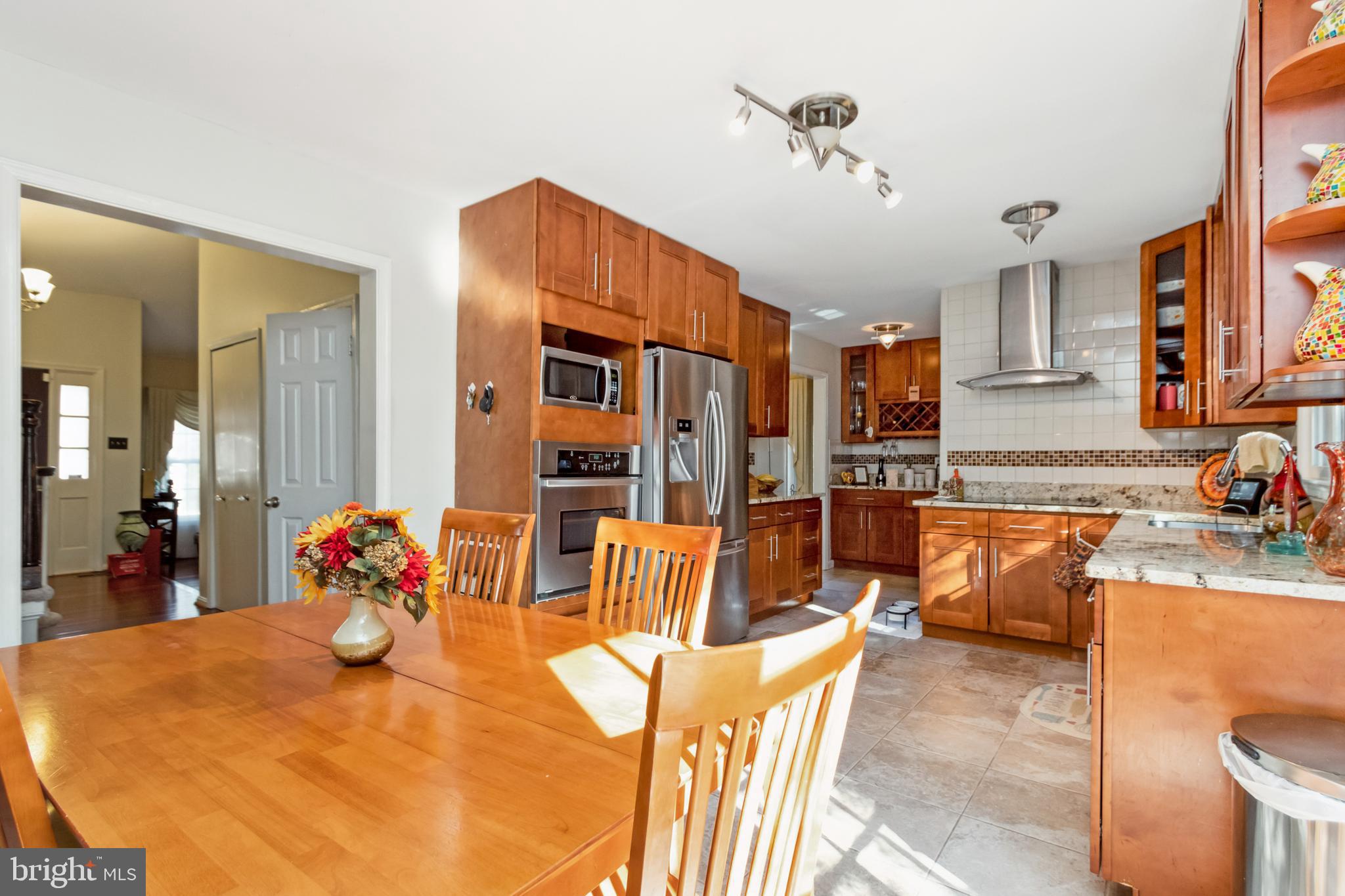 9821 Natick Road Burke, VA 22015 - Photo 7 of 25