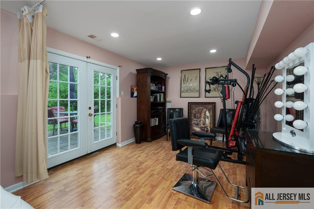 2025 Oak Tree Road Edison, NJ 08820 - Photo 21 of 29