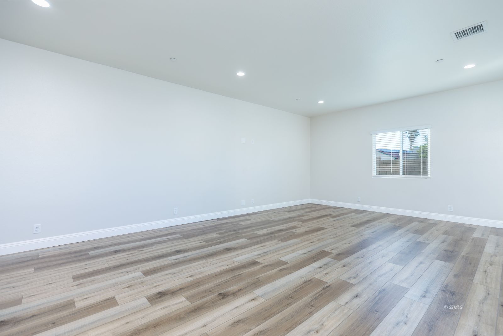 1053 Ocean Avenue Ridgecrest, CA 93555 - Photo 10 of 30 Gallery Image 10