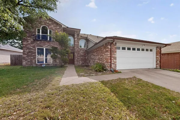 $349,000 | 812 Windswept Drive, Cedar Hill, TX 75104