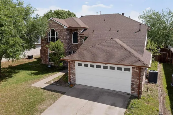 $349,000 | 812 Windswept Drive, Cedar Hill, TX 75104