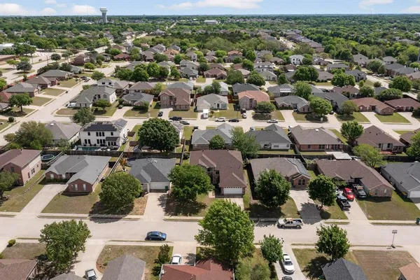 $349,000 | 812 Windswept Drive, Cedar Hill, TX 75104